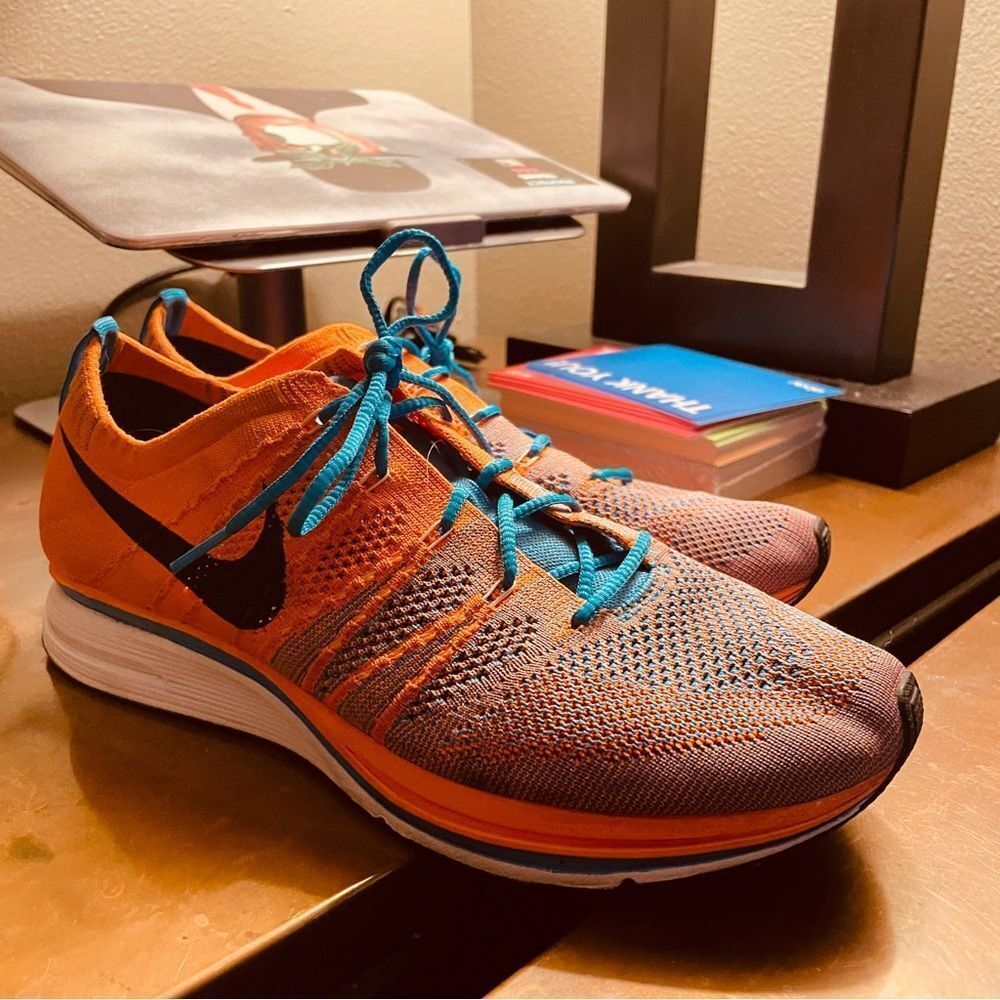 Nike Men's Orange 🍊 Balck BlueRunning Shoes Flyknit Trainer size 9 US 42.5